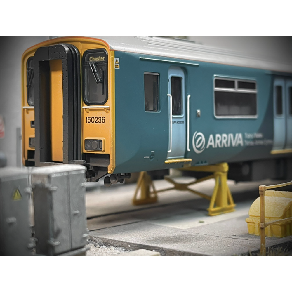 Rusty Rails OO Gauge Locomotive Trestles Twin Pack