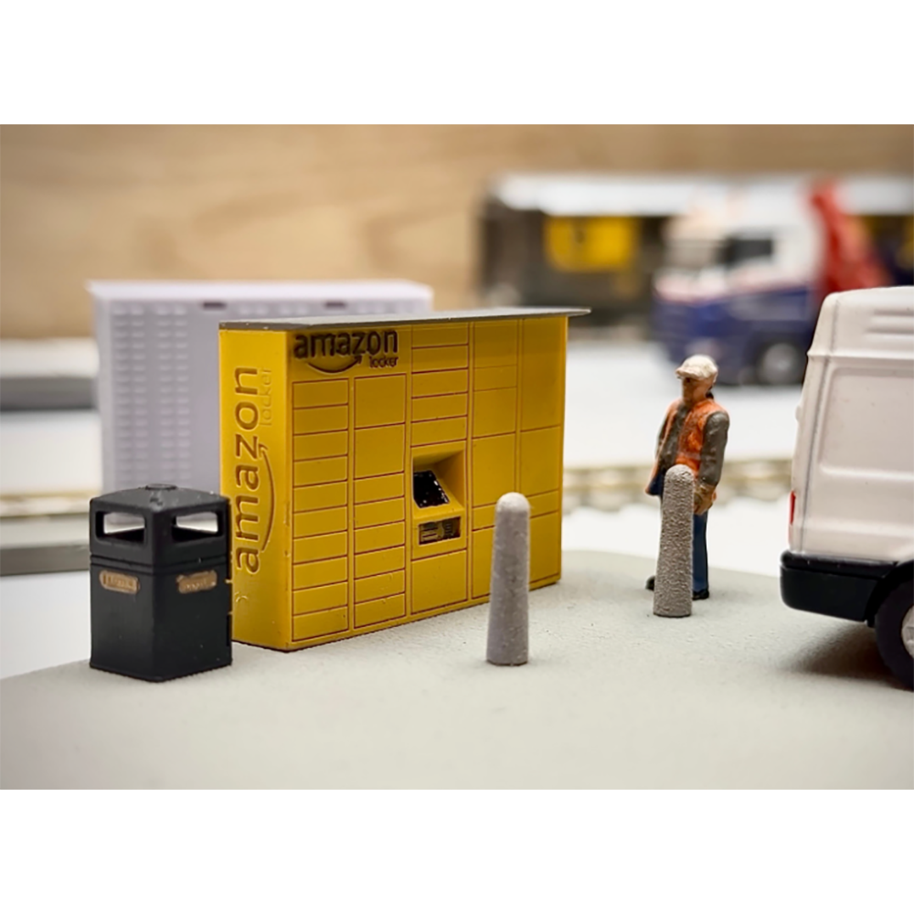 Rusty Rails OO Gauge Amazon Locker