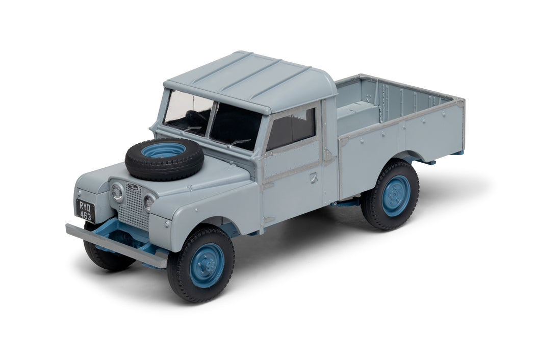 Airfix Land Rover Series 1/43 scale starter set
