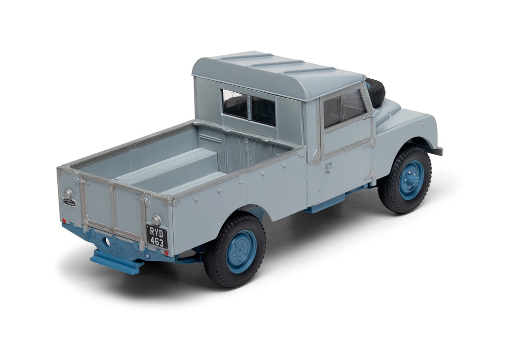 Airfix Land Rover Series 1/43 scale starter set