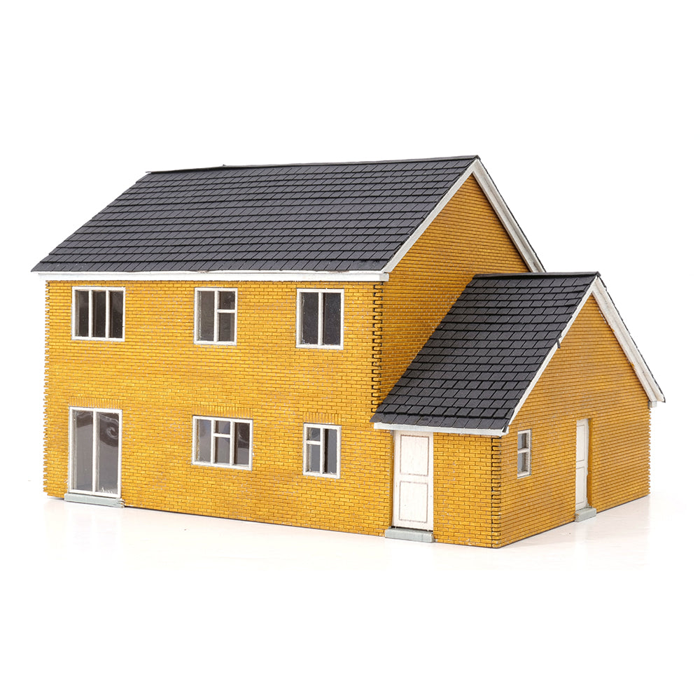 PJM Models OO Gauge Laser-Cut Modern House Kit Right-Hand