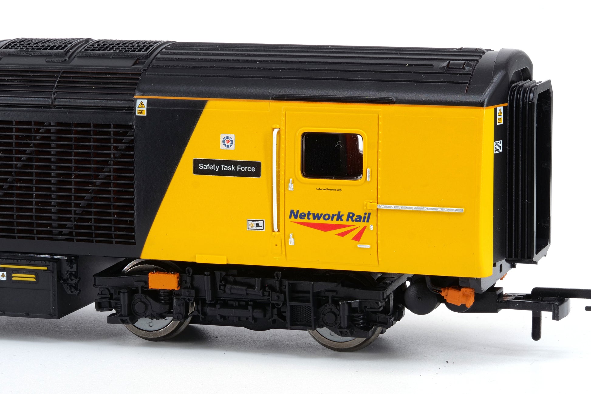 Pre-order Hornby OO gauge Colas Rail HST limited-edition TXS Sound