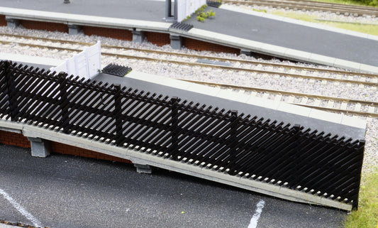 PJM Models OO gauge Platform Ramp Fencing Twin Pack