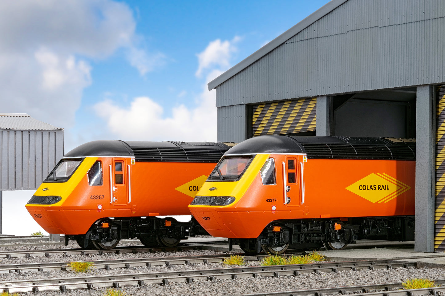 Hornby Colas Rail HST limited-edition train pack DCC ready