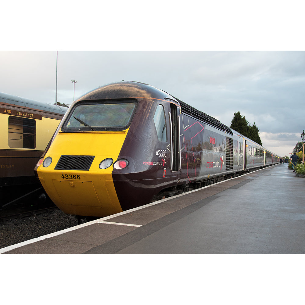 Hornby CrossCountry HST Limited-Edition Train Pack DCC Ready