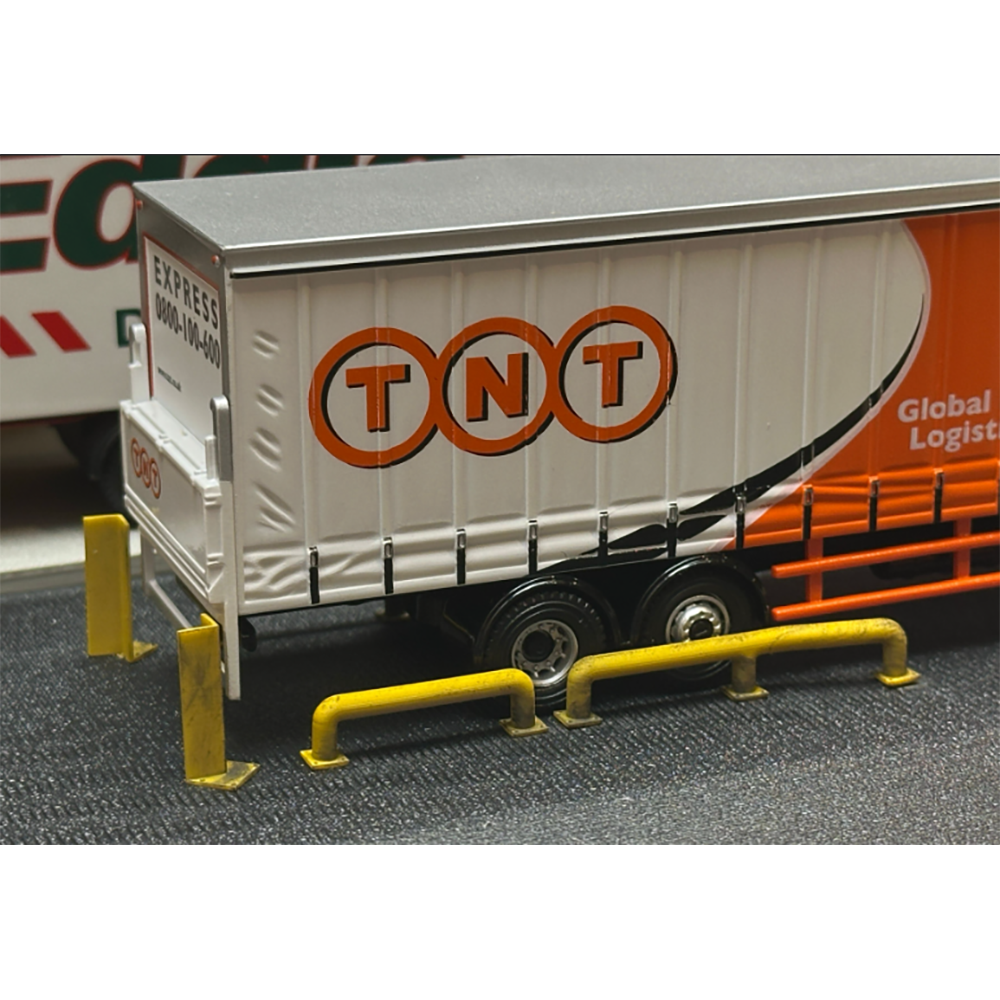 Rusty Rails OO Gauge Loading Bay Pack