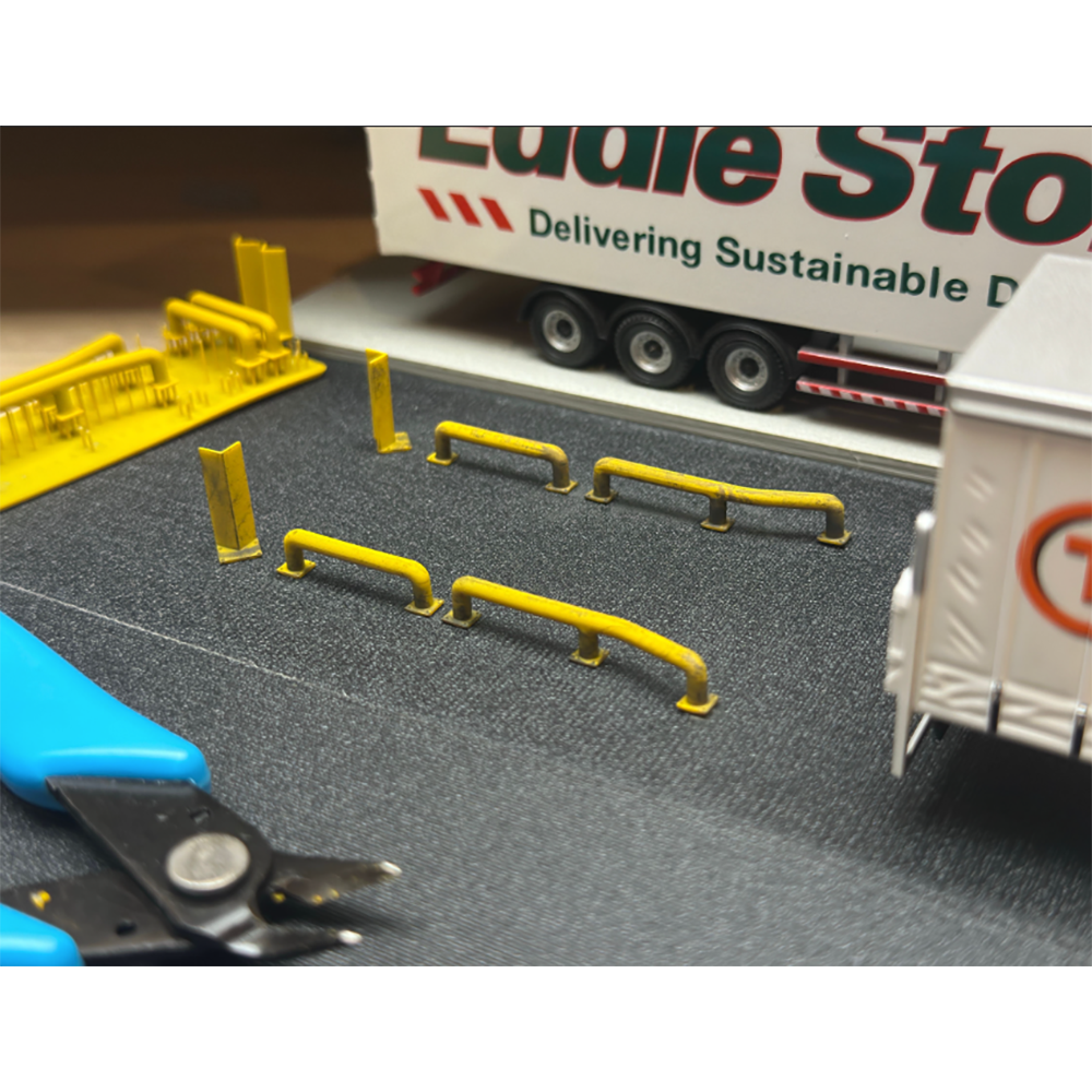 Rusty Rails OO Gauge Loading Bay Pack