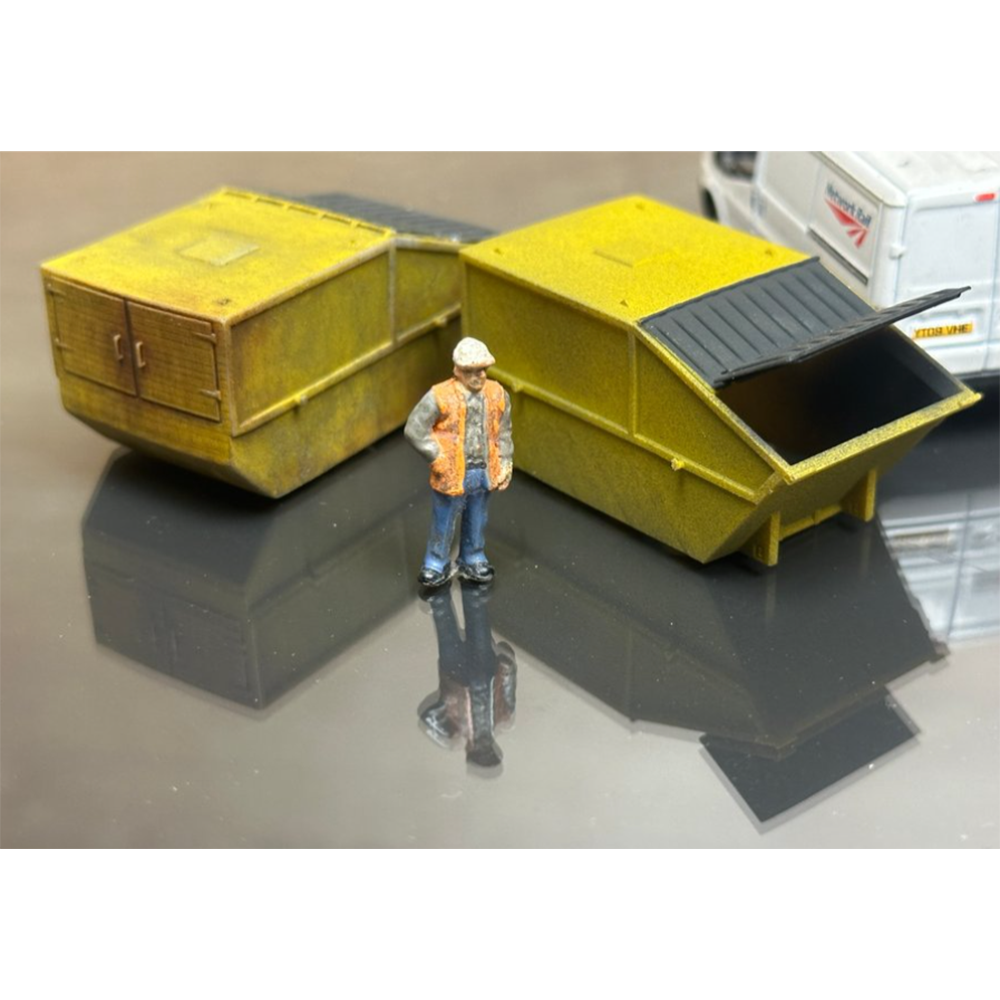 Rusty Rails OO Gauge Enclosed Skip