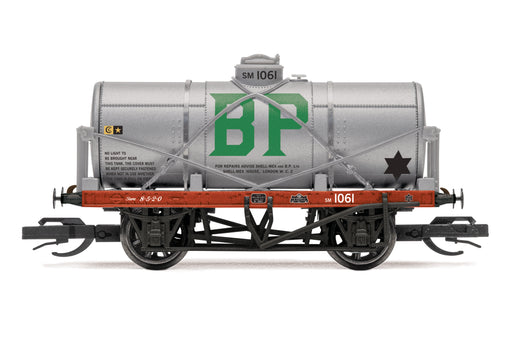 Hornby 12ton TT:120 scale tank wagon 1061, BP silver