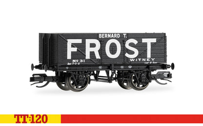 Hornby TT:120 7 plank wagon triple pack